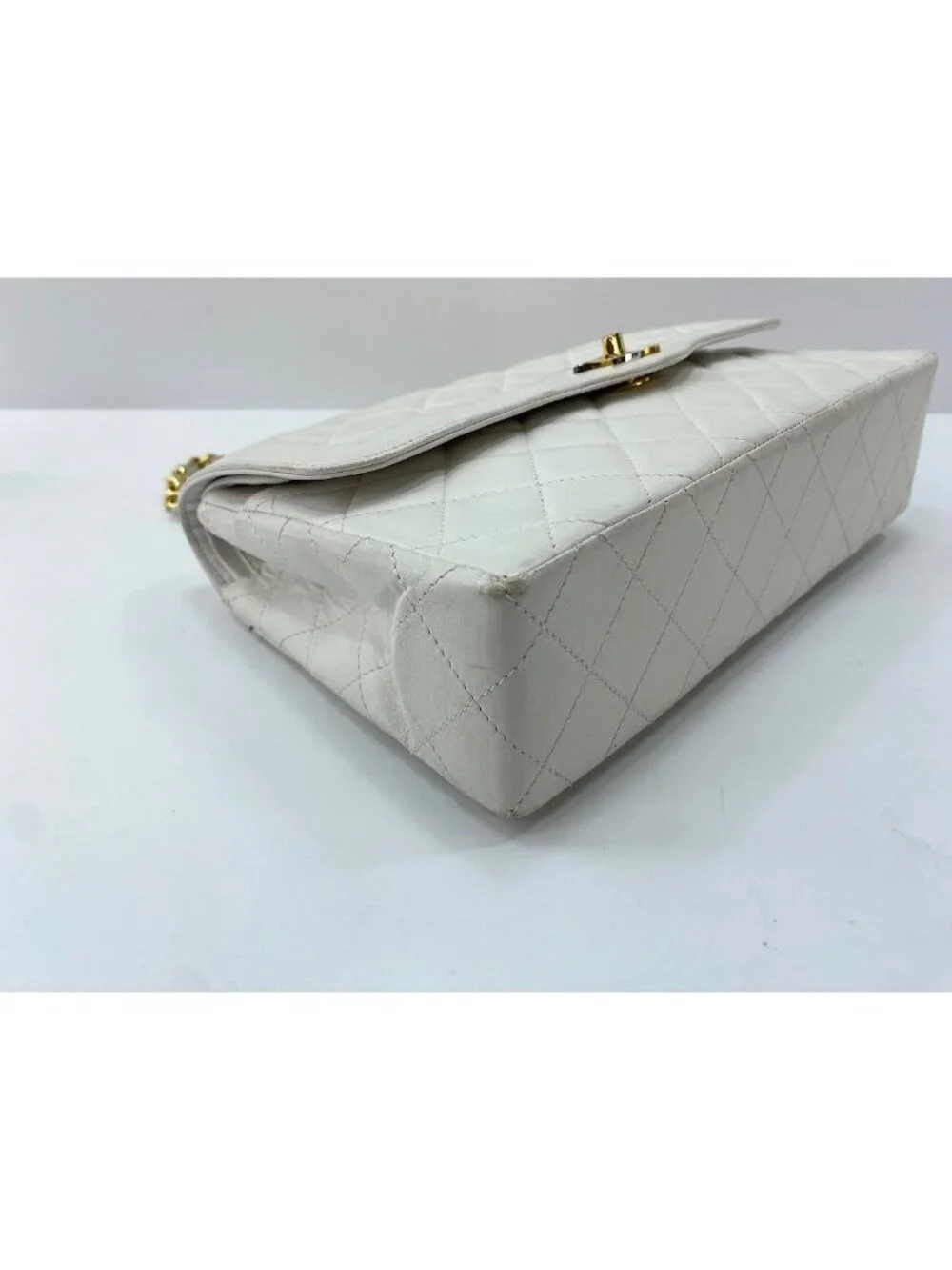 Chanel Shoulder Bag Lambskin Quilted 25